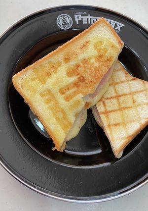 ホットサンドメーカーでクロックムッシュ-レシピのメイン写真