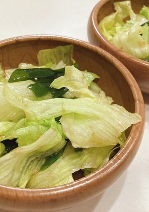 レタスとワカメの和風ごまポン酢サラダ-レシピのメイン写真