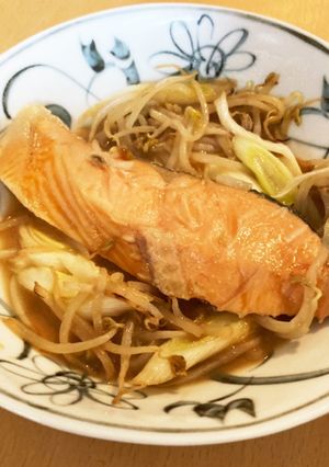 もやしと長ネギだけの鮭のちゃんちゃん焼き-レシピのメイン写真