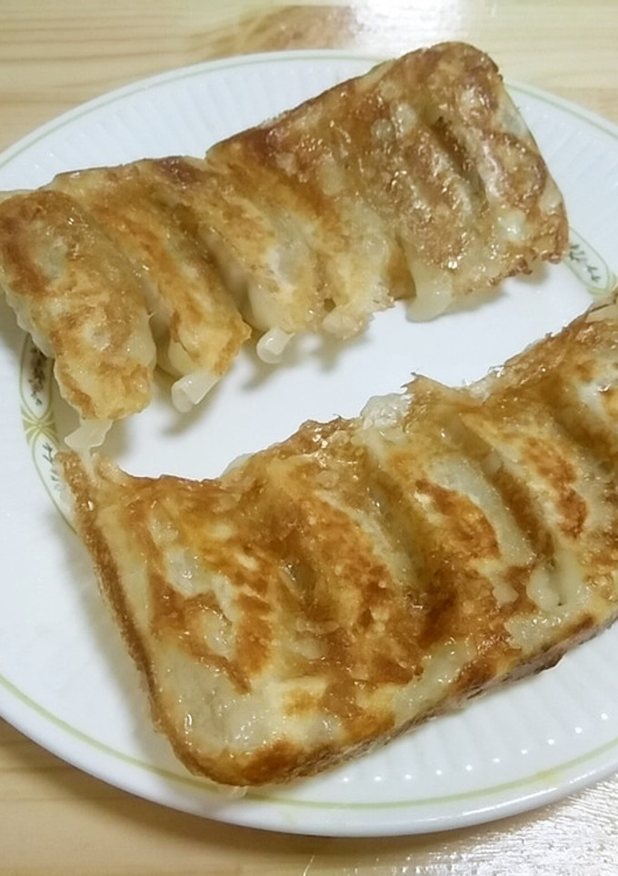 大阪王将の冷凍餃子を玉子焼き器でキレイに-レシピのメイン写真