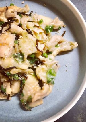 簡単おつまみ♪鶏皮のねぎ塩昆布漬け-レシピのメイン写真