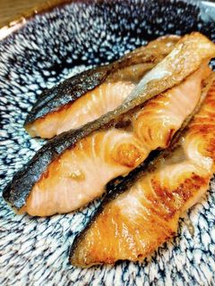 フライパン◎焼き鮭◎ふっくらパリパリ-レシピのメイン写真