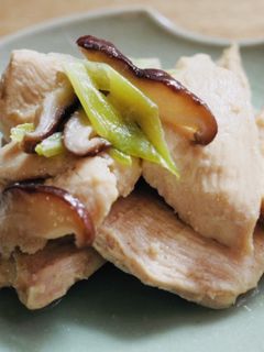 鶏胸肉・長ねぎ・椎茸の塩麹 レンジ蒸し!-レシピのメイン写真