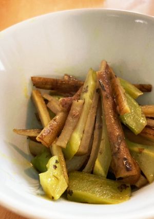 ごぼうとブロッコリーの芯のカレー炒め煮-レシピのメイン写真
