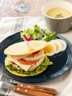 低糖質でカフェ風♪パンケーキバーガー-レシピのメイン写真