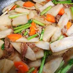 手抜き☆牛丼の具を使った根菜の炒め物-レシピのメイン写真