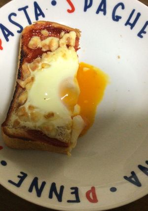 ピザ風味の目玉焼き食パン-レシピのメイン写真