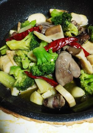 鶏レバーのアヒージョ-レシピのメイン写真
