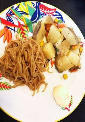 焼きそば　ポテトサラダ　マヨ-レシピのメイン写真