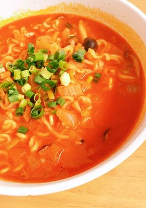 辛！うま！アレンジ辛ラーメン-レシピのメイン写真