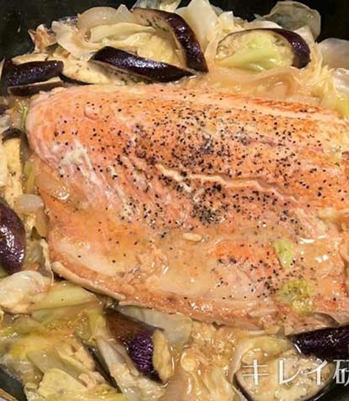 鮭のガーリックちゃんちゃん焼き by キレイ研究室 【クックパッド