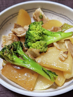 豚バラとブロッコリーとかぶの麺つゆ炒め-レシピのメイン写真