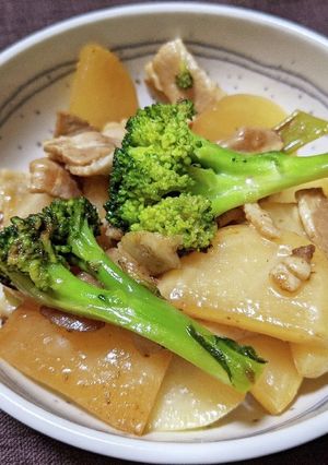 豚バラとブロッコリーとかぶの麺つゆ炒め-レシピのメイン写真