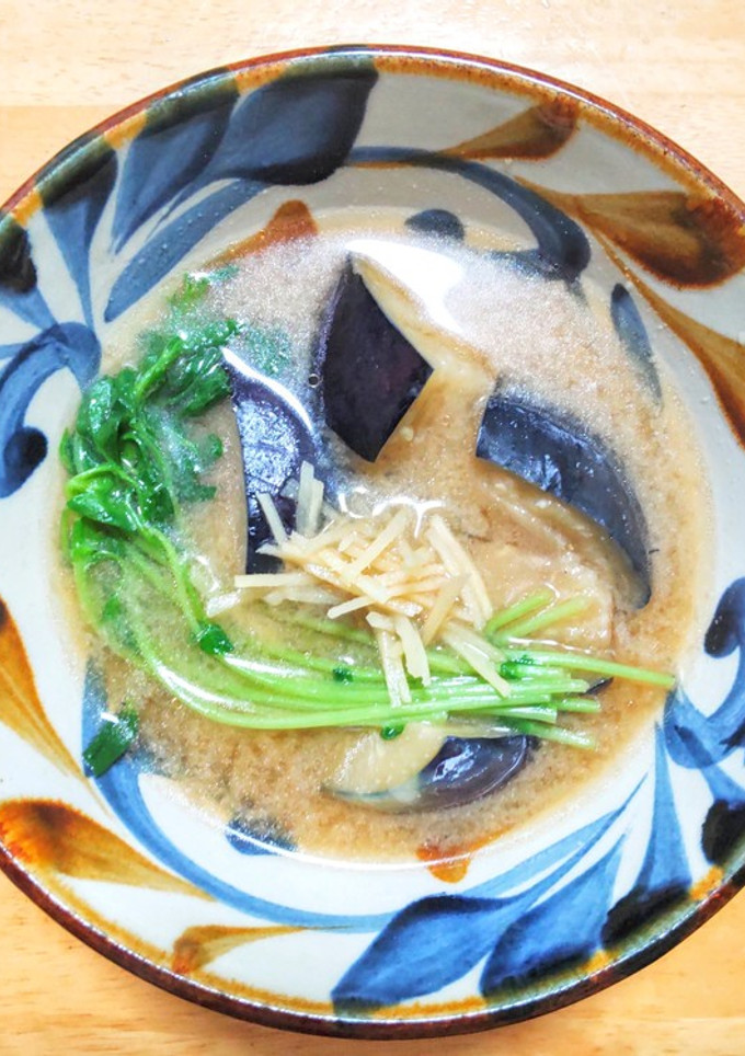 冷凍揚げナスと豆苗と生姜の味噌汁-レシピのメイン写真