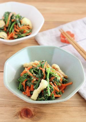 レンジで簡単和総菜◎春菊と人参のごま和え-レシピのメイン写真