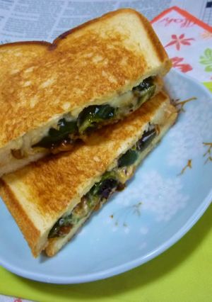 ピーマンのアヒージョ炒め納豆ホットサンド-レシピのメイン写真