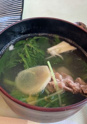 簡単★春菊と豚肉の中華スープ-レシピのメイン写真