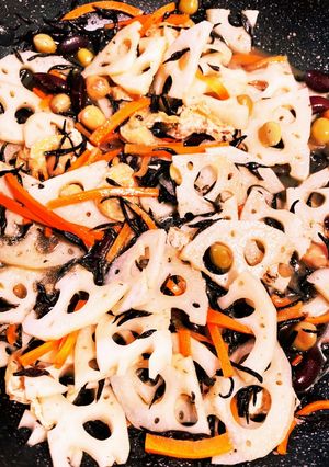 レンコンのひじき煮-レシピのメイン写真