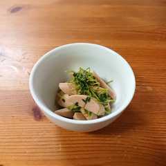 รูปของ 豆苗であと1品 魚肉ソーセージと豆苗炒め