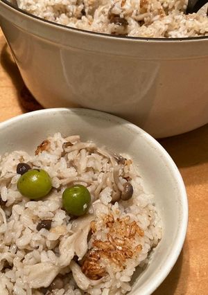ガリバタきのことオリーブの炊き込みごはん-レシピのメイン写真