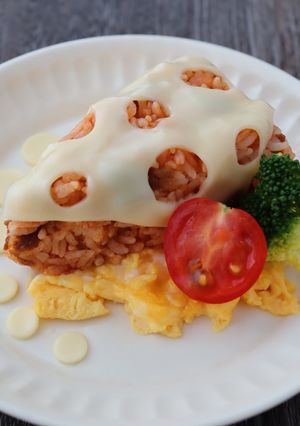 穴あきチーズのふわとろオムライス-レシピのメイン写真