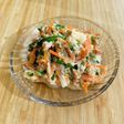 春菊とにんじんのゴママヨサラダ