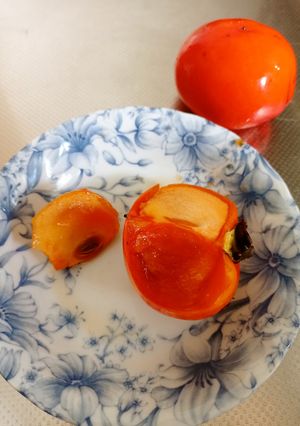 柿の食べ方(スプーンですくって)-レシピのメイン写真