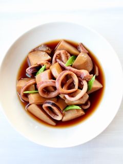 色よく柔らか、定番【イカと里芋の煮物】-レシピのメイン写真