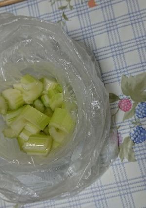 簡単セロリのレモン漬け-レシピのメイン写真