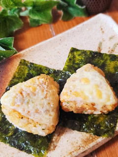 おつまみにも♪やみつきチーズ焼きおにぎり-レシピのメイン写真