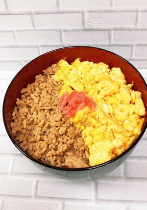 超簡単！鶏そぼろ二色丼(ズボラＶｅｒ.)-レシピのメイン写真