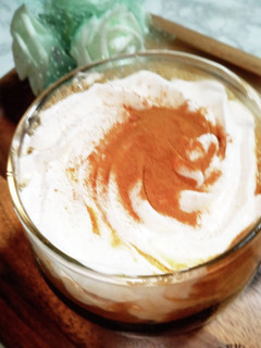 ウインナーコーヒーにシナモン♪-レシピのメイン写真