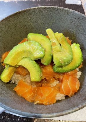 サーモンのポキ丼-レシピのメイン写真
