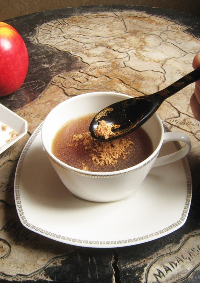 紅茶 with りんごの皮砂糖-レシピのメイン写真