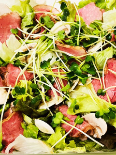 野菜も一緒に食べよ♡ローストビーフサラダ-レシピのメイン写真