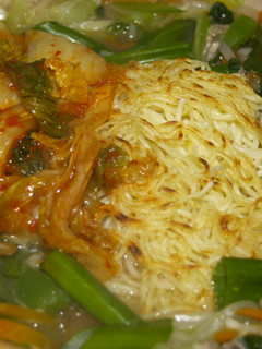 ~土鍋で~ピリ辛揚げ焼きパスタ鍋-レシピのメイン写真