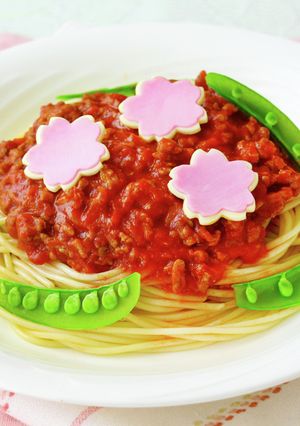 お花見ミートソーススパゲティ-レシピのメイン写真