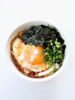 簡単に美味しい【韓国風目玉焼きごはん】-レシピのメイン写真