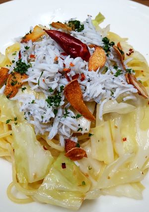しらすとキャベツのペペロンチーノ生パスタ-レシピのメイン写真
