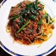 挽き肉とほうれん草のトマトソースパスタ