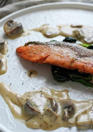 秋冬に!鮭のムニエルきのこクリーム-レシピのメイン写真