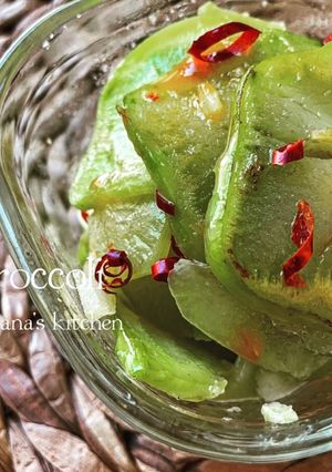 ブロッコリーの茎の搾菜風炒め-レシピのメイン写真