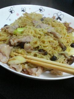 焼きそば風インスタントラーメン★☆-レシピのメイン写真