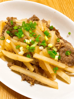 簡単!牛コマ肉とじゃがいものバタポン炒め-レシピのメイン写真