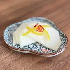รูปของ ピリ辛柚子大根の千枚漬け