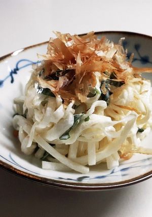 簡単副菜☆大根ワカメの梅マヨわさび和え-レシピのメイン写真