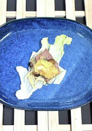 馬肉ときのこのバター炒め レタス巻き-レシピのメイン写真