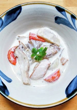 骨付き鶏もも肉と野菜とキノコのクリーム煮-レシピのメイン写真