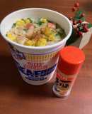 シーフードヌードルは　一味唐がらしで♡