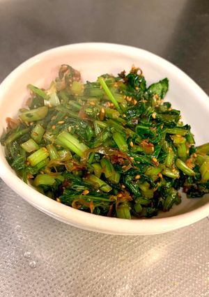 カブの葉の大量消費 おかかごま炒め-レシピのメイン写真